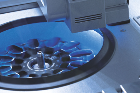 9002864 Станция для выделения нуклеиновых кислот и белков QIAcube Connect